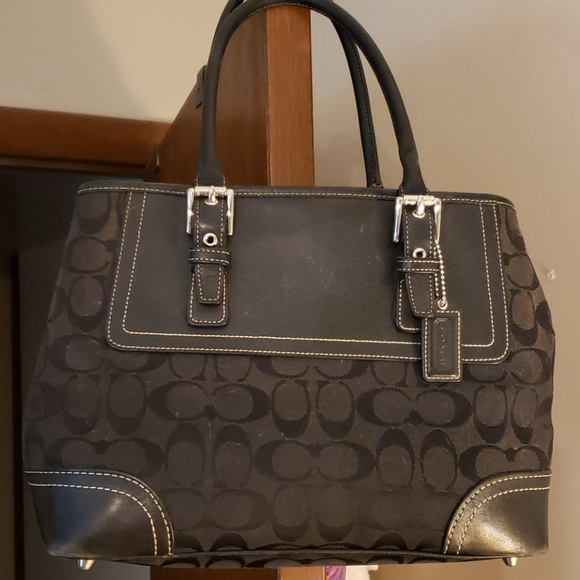 Handbags - Authentic Coach Purse
